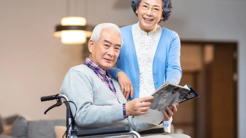 专业陪护人员收费标准，揭秘养老护理行业的定价逻辑