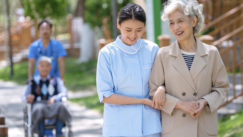 养老护理员照护老人一天流程